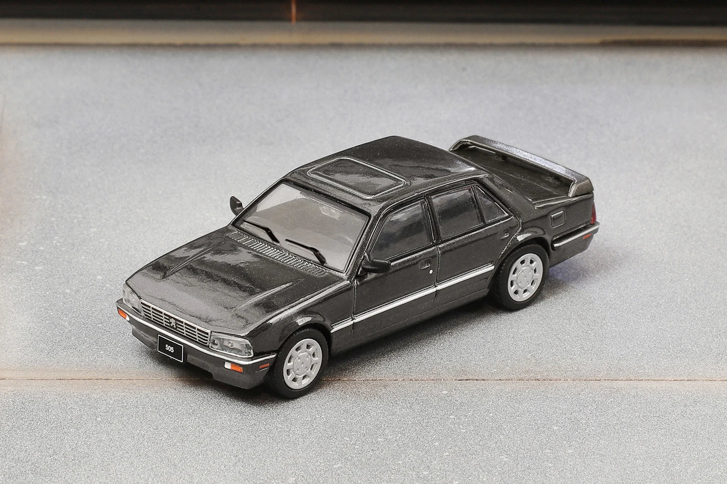 Shadow 1:64 505 Red Gray