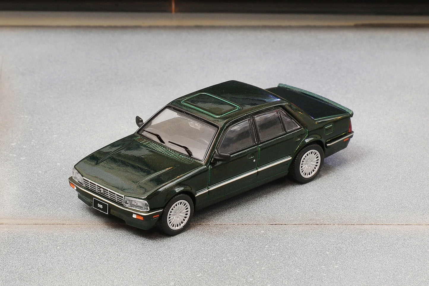 Shadow 1:64 505 Red Gray