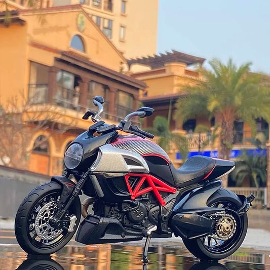 1:12 Ducati Diavel Carbon Red Die Cast