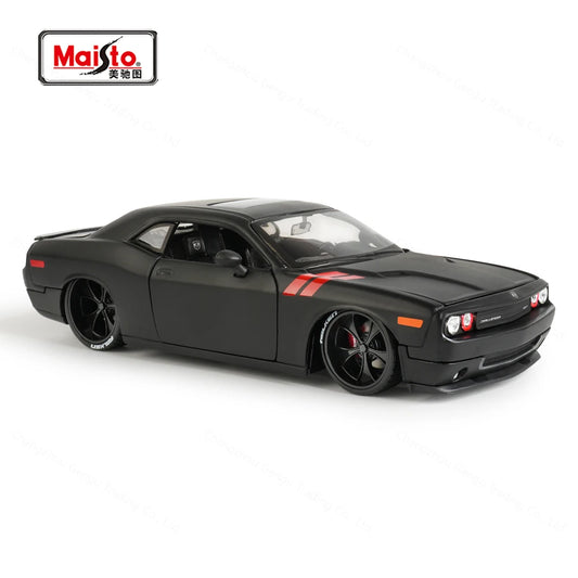 Maisto 1:24 2008 Dodge Challenger